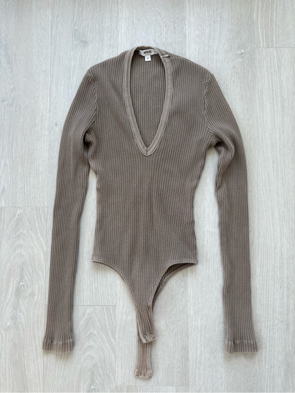 Agolde Taupe Ribbed V-Neck Long Sleeve Bodysuit